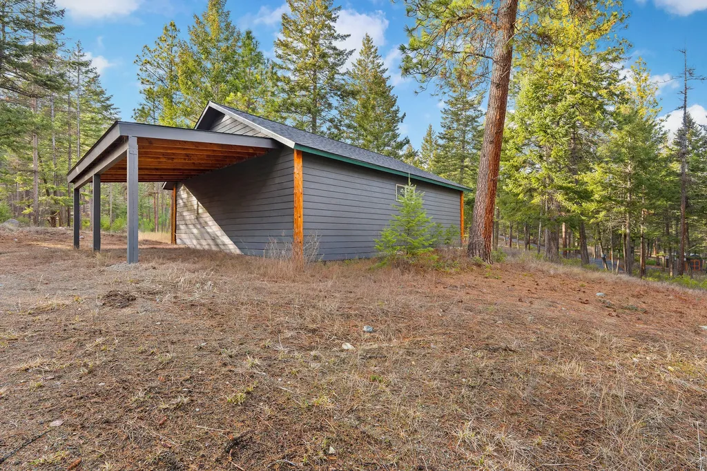 18090 Demersville Wagon Road Lakeside MT 59922