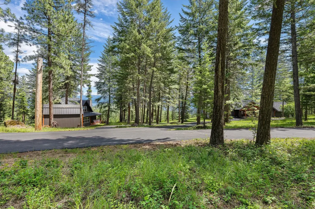 18090 Demersville Wagon Road Lakeside MT 59922