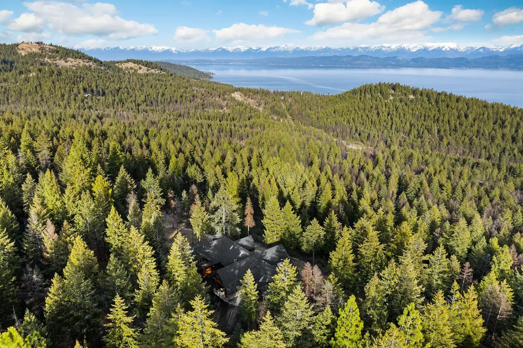 18090 Demersville Wagon Road Lakeside MT 59922