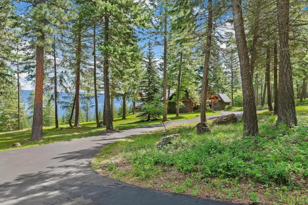 18090 Demersville Wagon Road Lakeside MT 59922