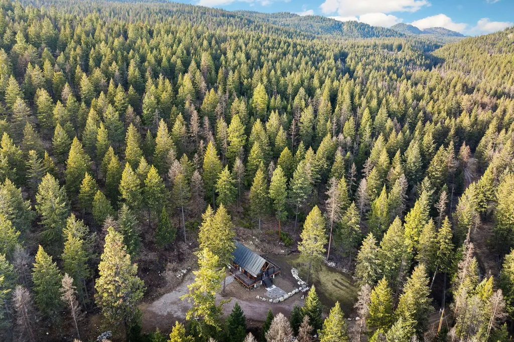 18090 Demersville Wagon Road Lakeside MT 59922