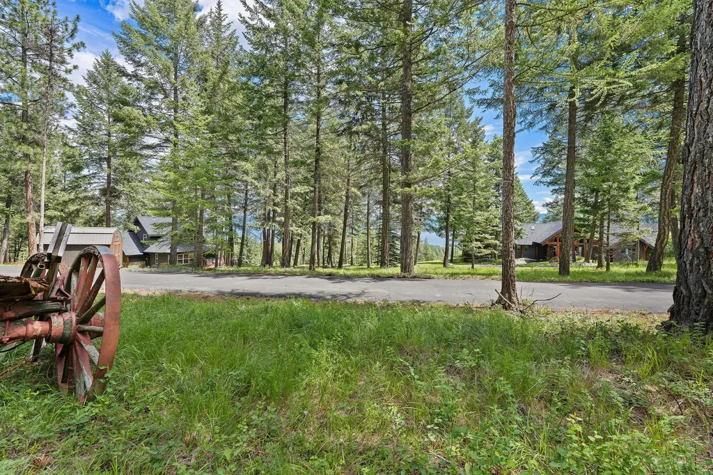 18090 Demersville Wagon Road Lakeside MT 59922