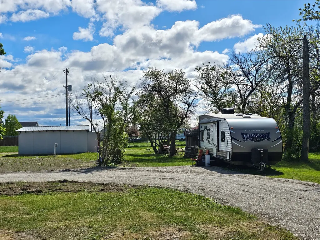 617 Montana Street Valier MT 59486