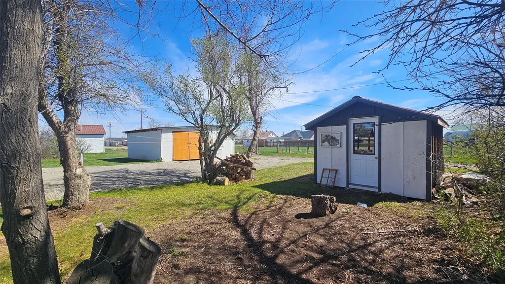617 Montana Street Valier MT 59486