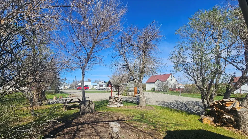 617 Montana Street Valier MT 59486