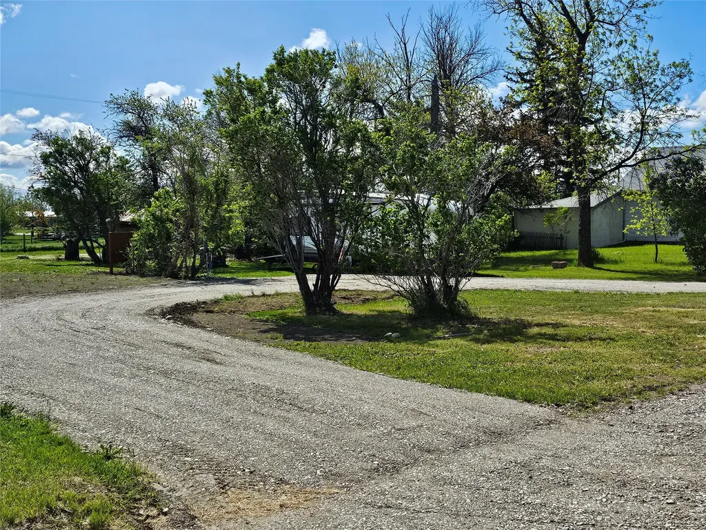 617 Montana Street Valier MT 59486