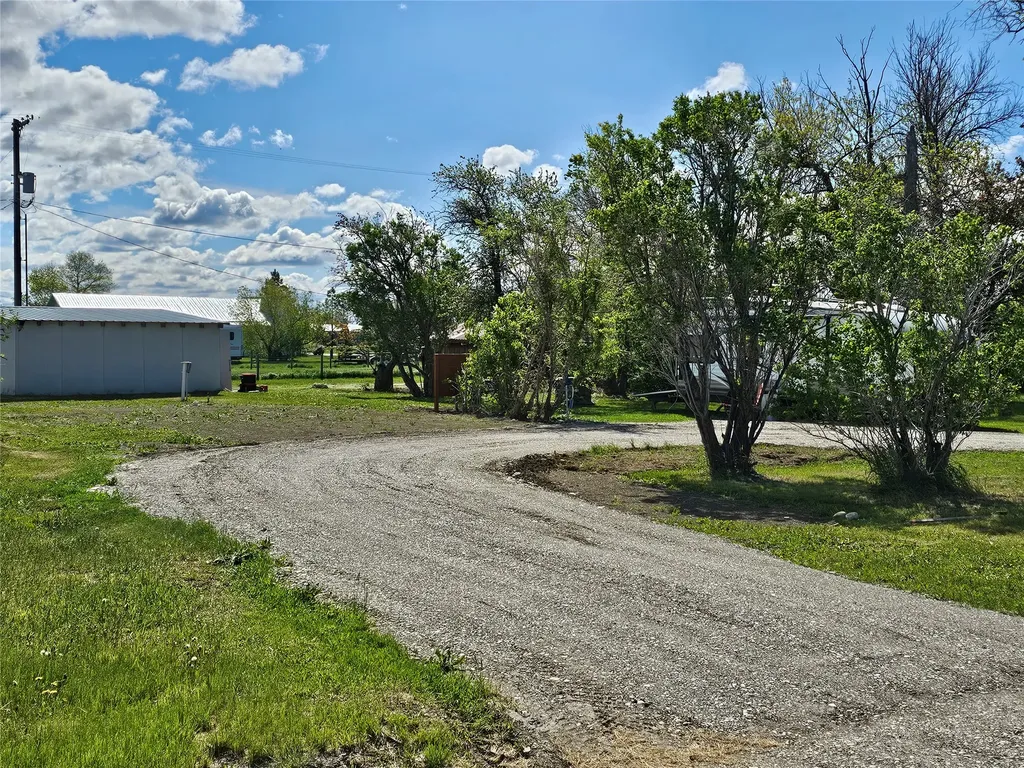 617 Montana Street Valier MT 59486