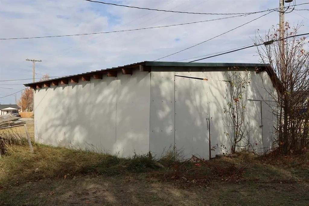 617 Montana Street Valier MT 59486