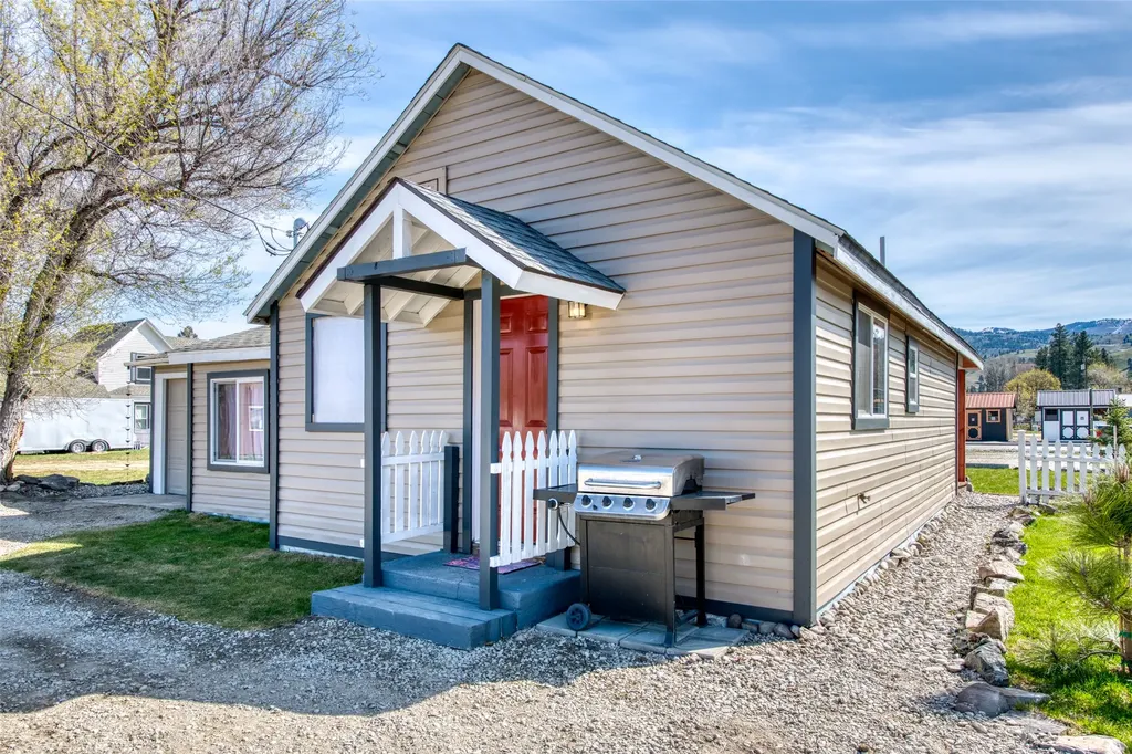 211 S Main Street Darby MT 59829