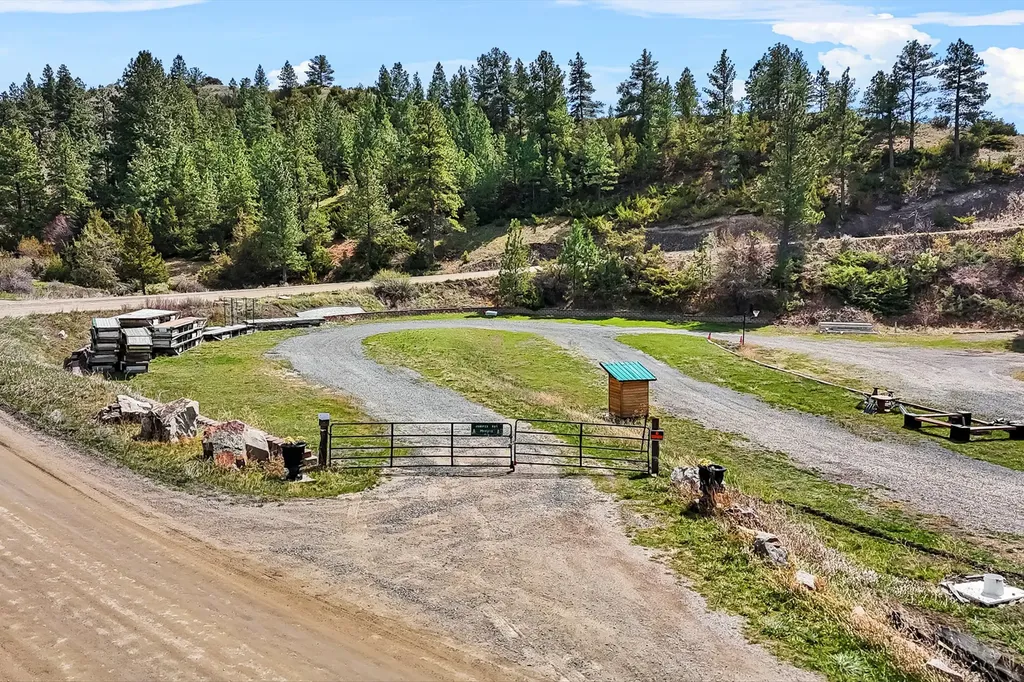 2032 Beartooth Road Wolf Creek MT 59648