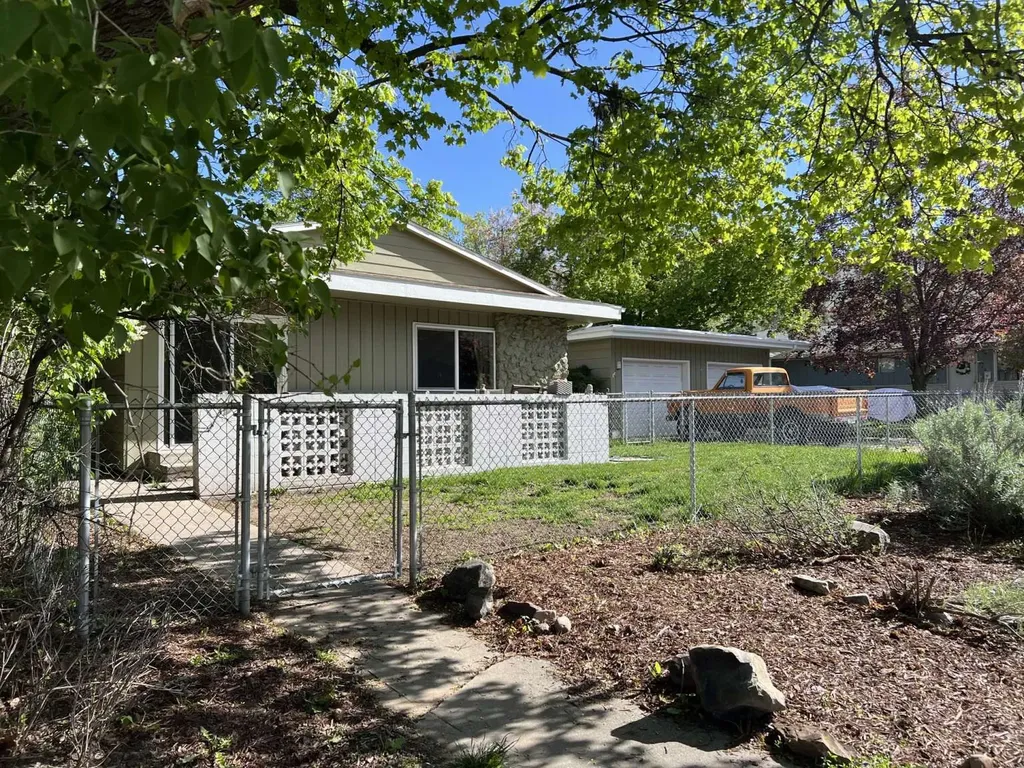 208 Dixon Avenue Missoula MT 59801