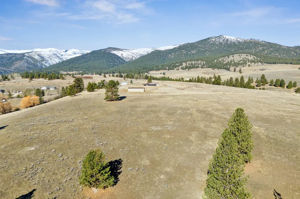 535 Sadie Way Victor MT 59875