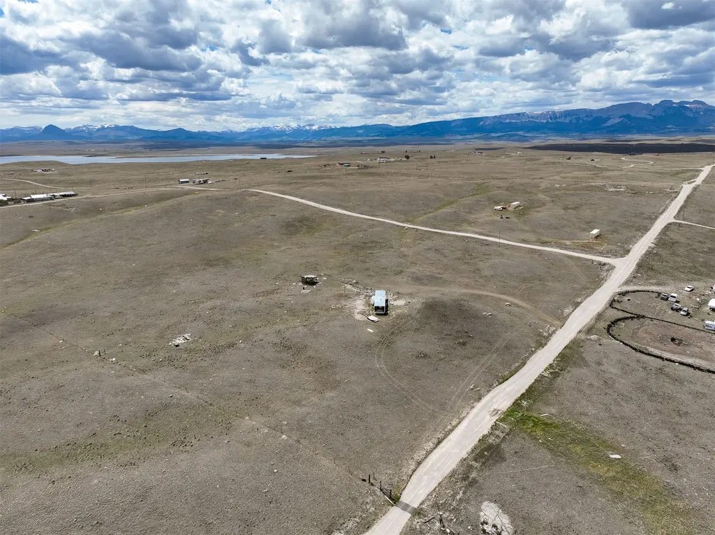 2273 E Pishkun Lane Augusta MT 59410