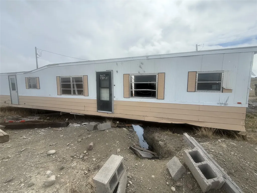 2273 E Pishkun Lane Augusta MT 59410