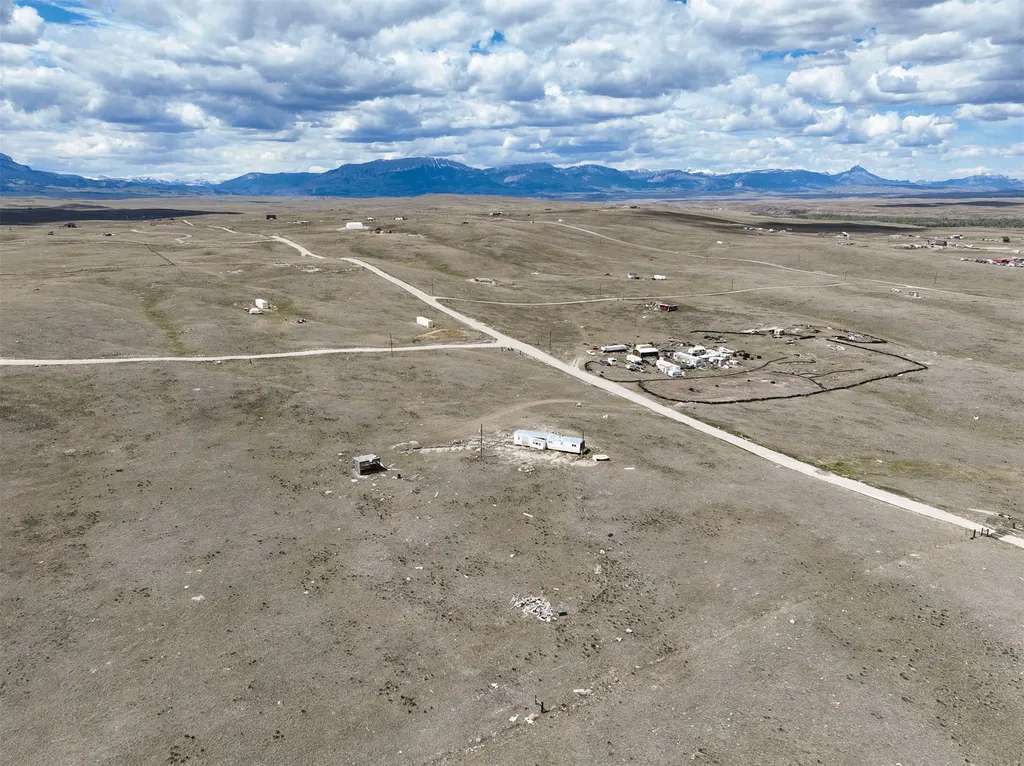 2273 E Pishkun Lane Augusta MT 59410