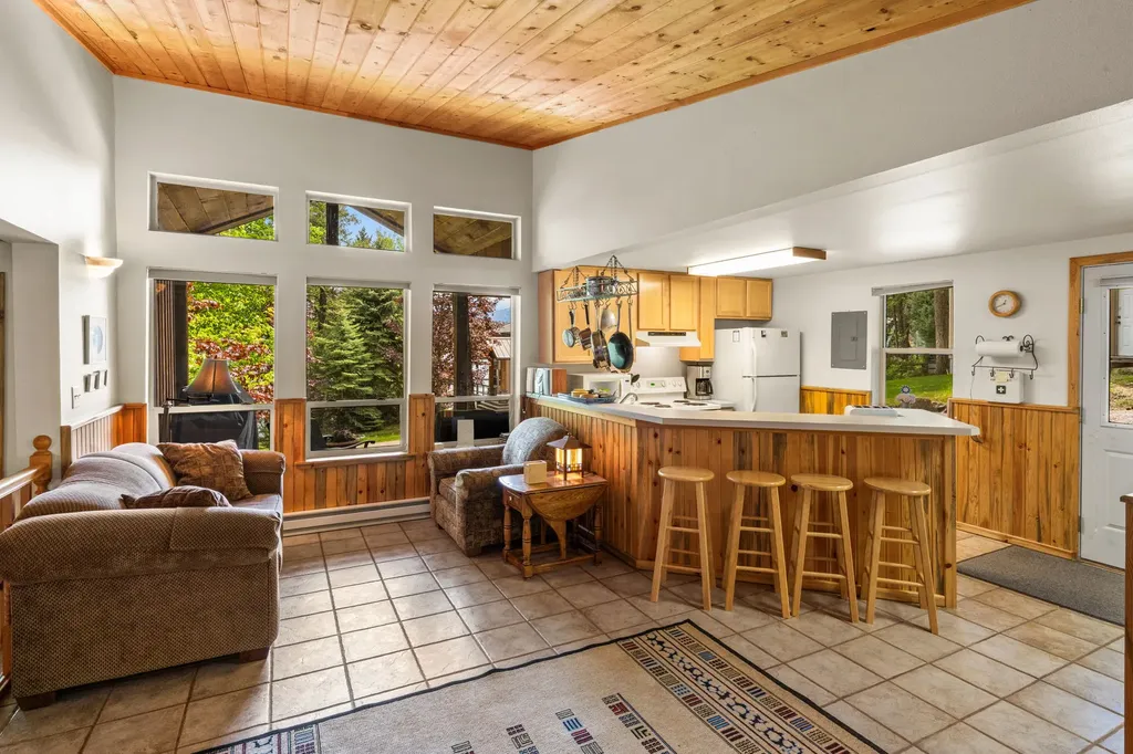 28152 White Swan Lane Polson MT 59860