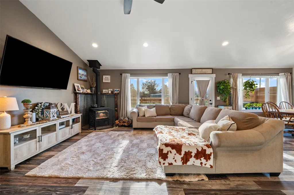 2 Sharon Loop Townsend MT 59644