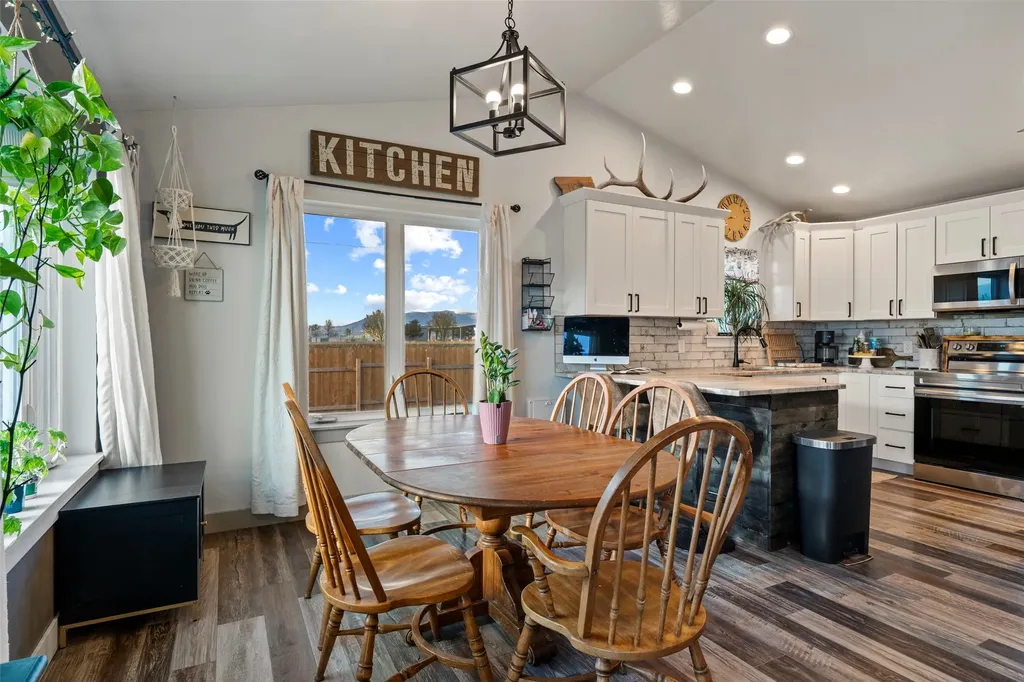 2 Sharon Loop Townsend MT 59644