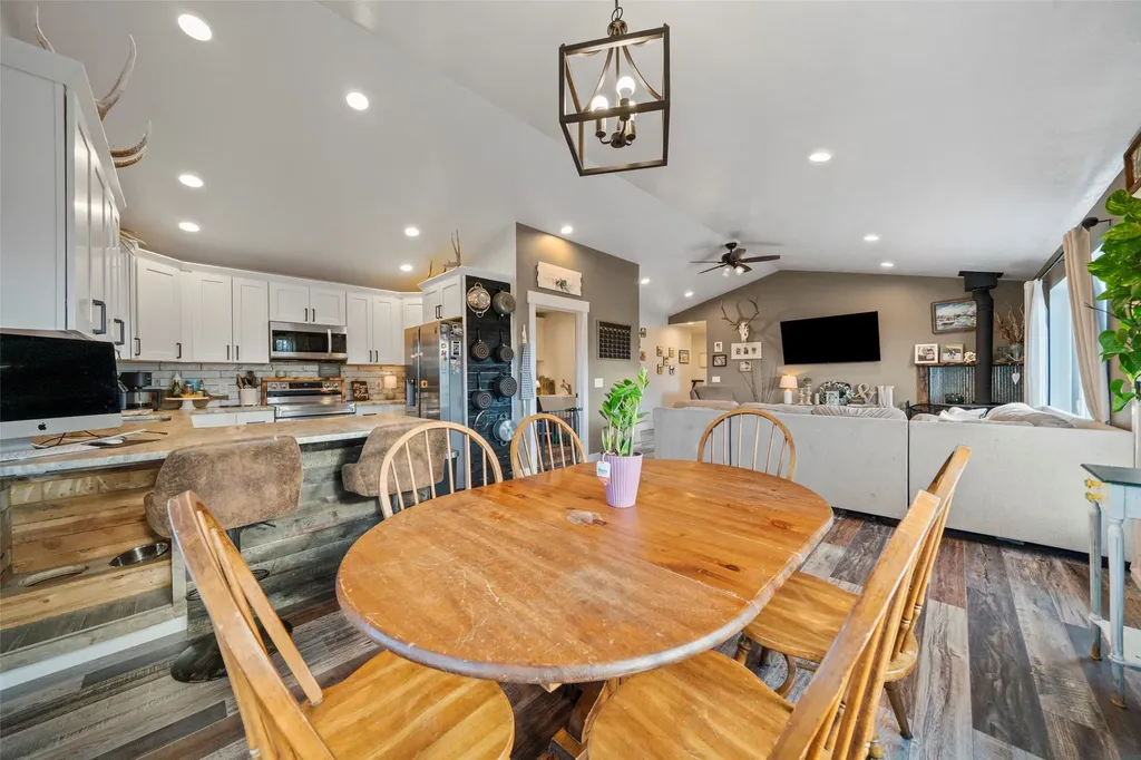 2 Sharon Loop Townsend MT 59644