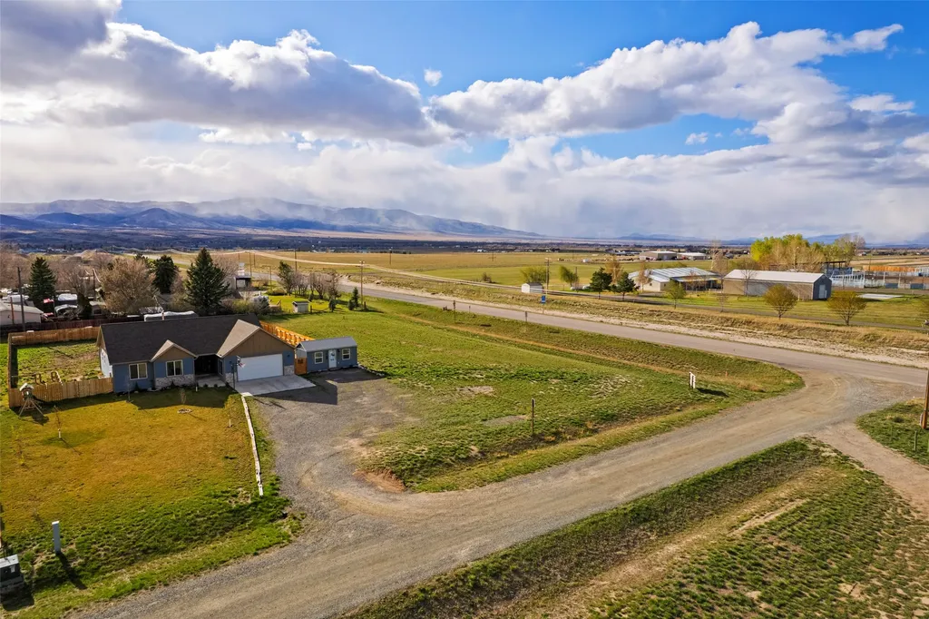 2 Sharon Loop Townsend MT 59644