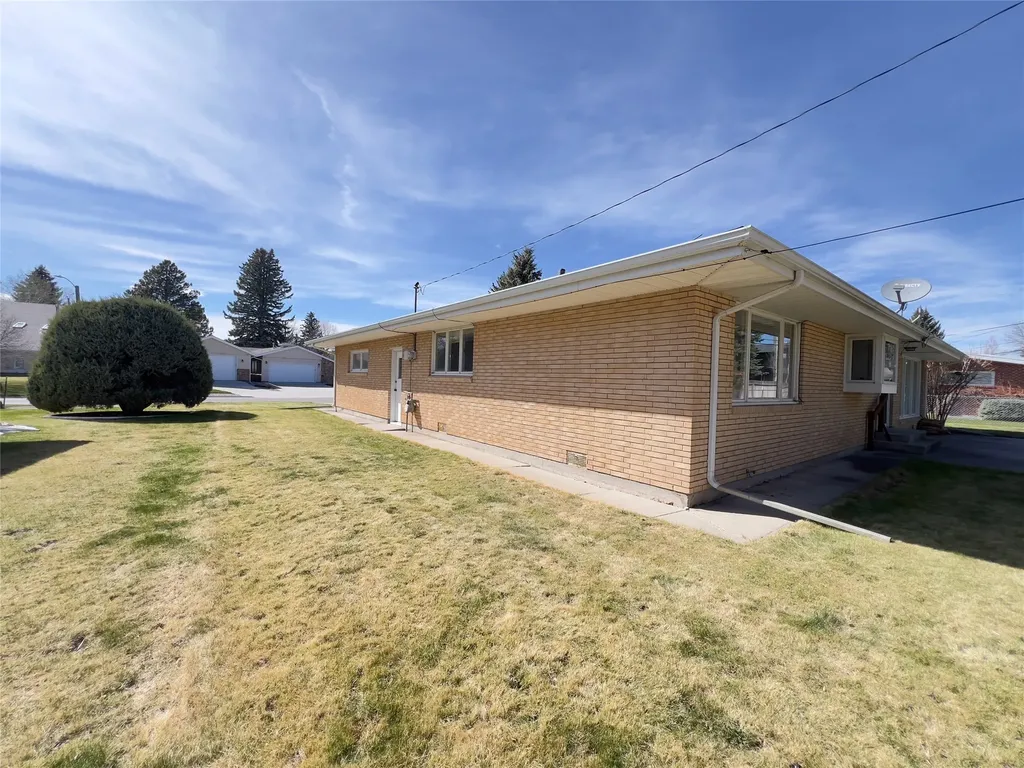 1817 Beech Drive Great Falls MT 59404