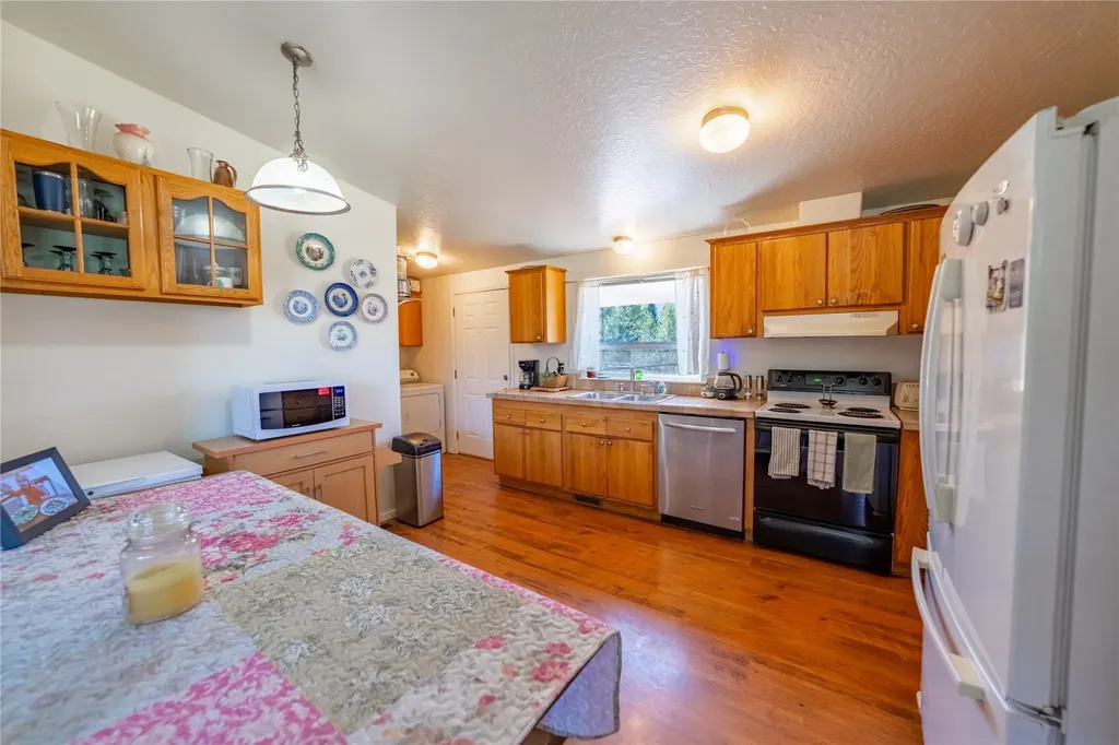 508 Chase Cutoff Road Troy MT 59935