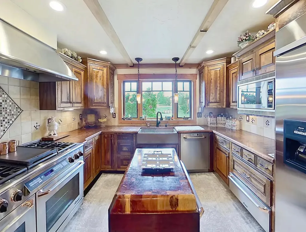 395 Wild West Drive Eureka MT 59917