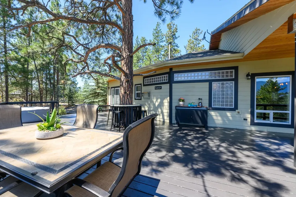 2874 Sophie Lake Road Eureka MT 59917