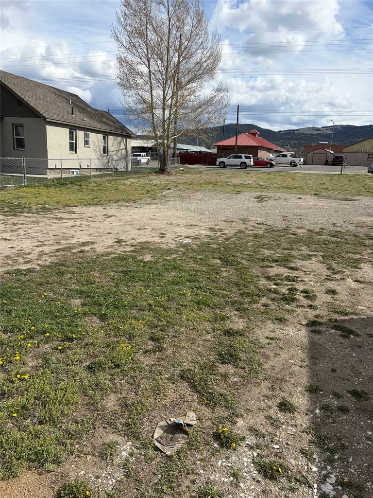 N/a Phoenix Avenue Helena MT 59601