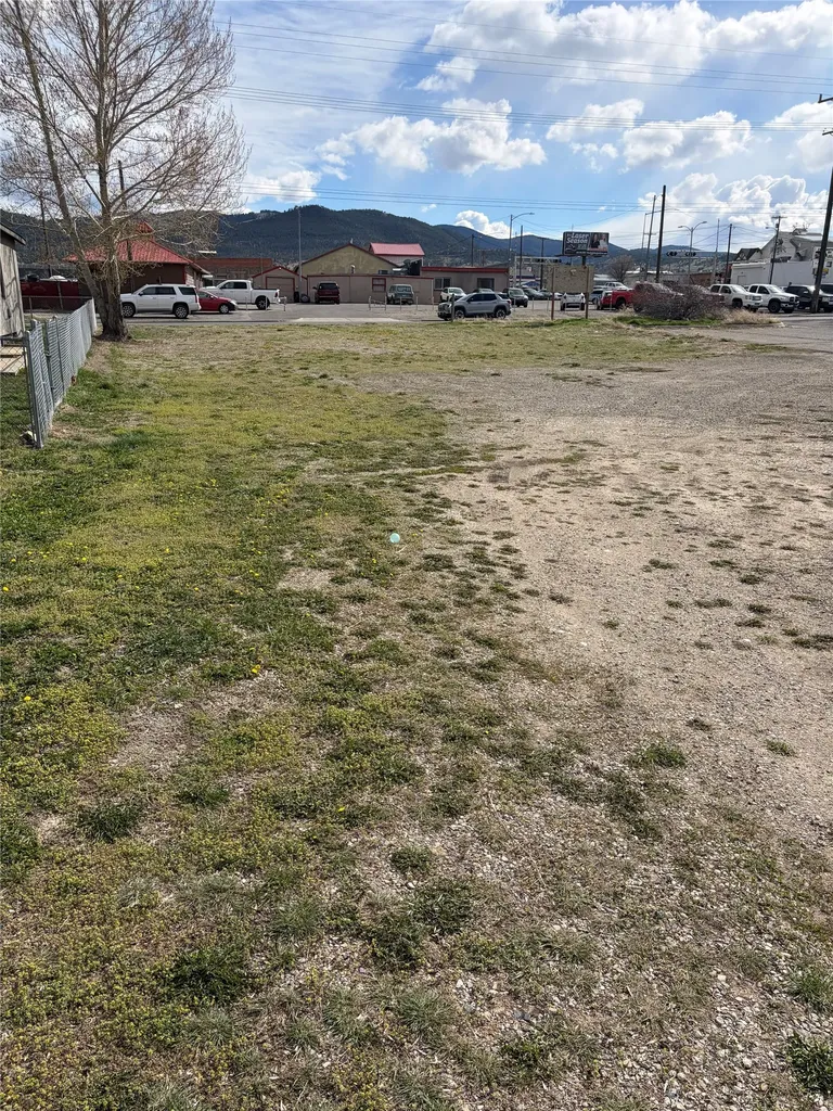 N/a Phoenix Avenue Helena MT 59601