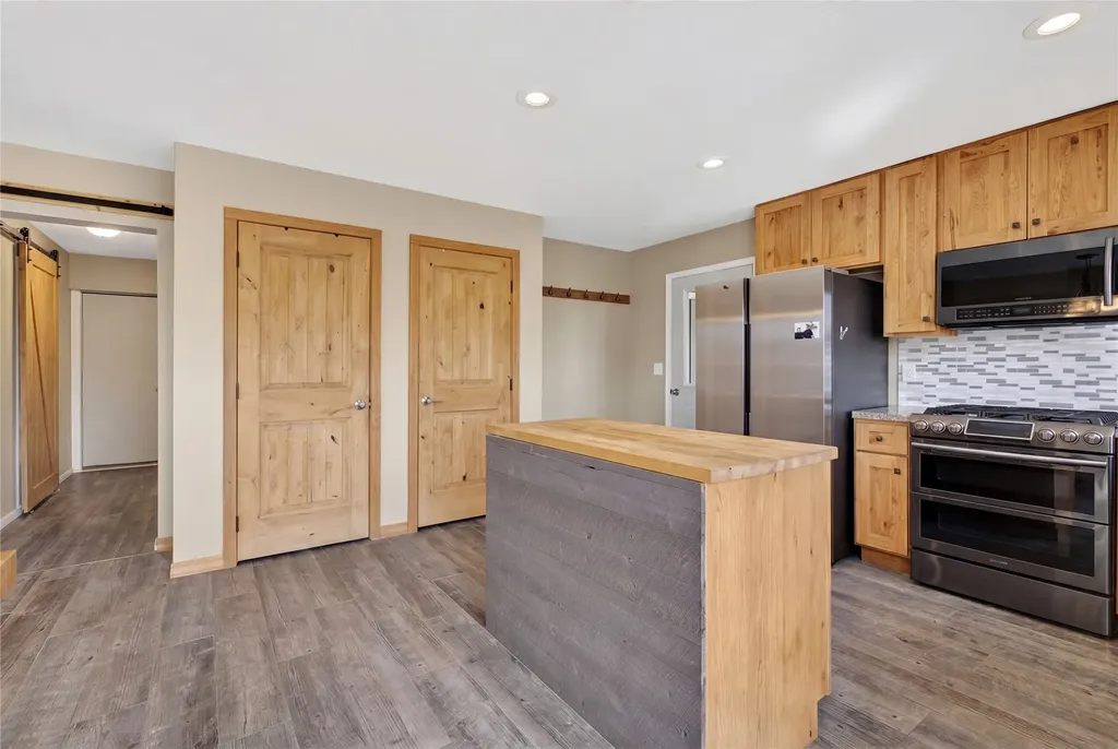 10 Lester Lane Cardwell MT 59721