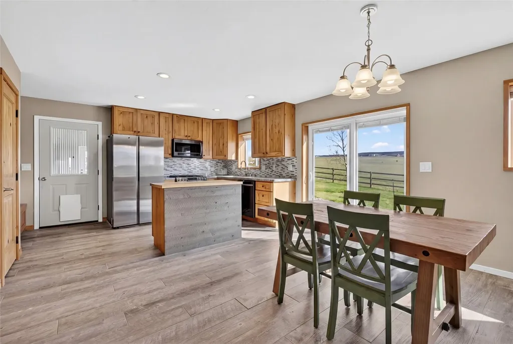 10 Lester Lane Cardwell MT 59721