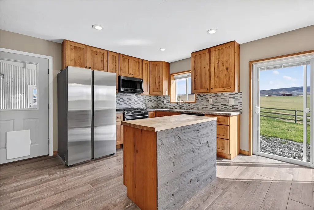 10 Lester Lane Cardwell MT 59721