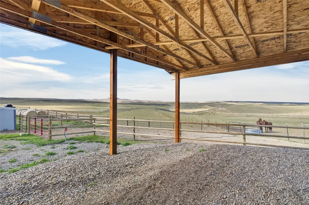 10 Lester Lane Cardwell MT 59721