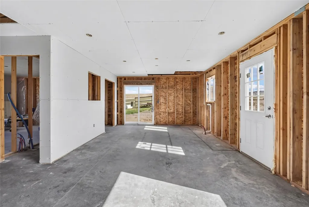 10 Lester Lane Cardwell MT 59721