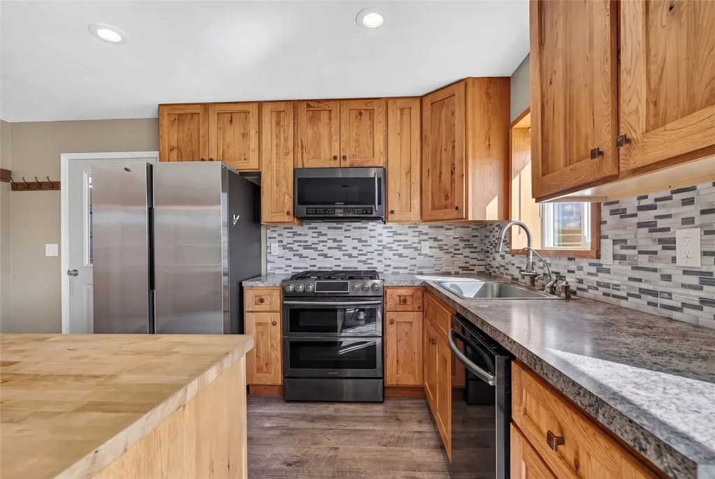 10 Lester Lane Cardwell MT 59721