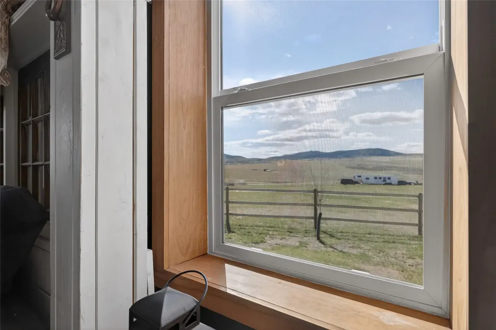 10 Lester Lane Cardwell MT 59721