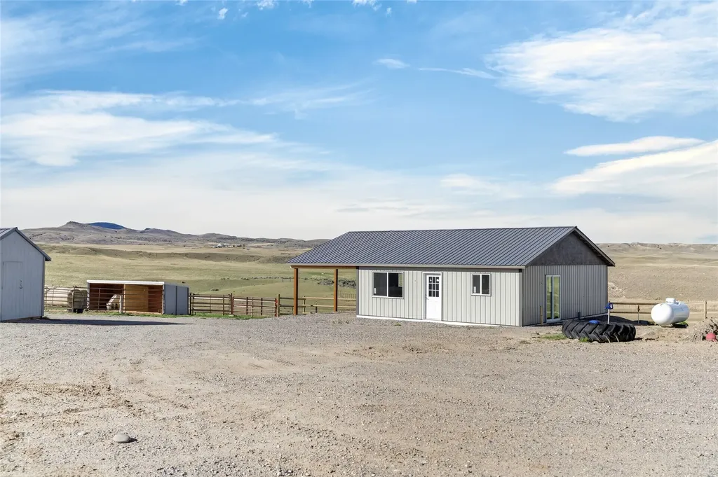 10 Lester Lane Cardwell MT 59721