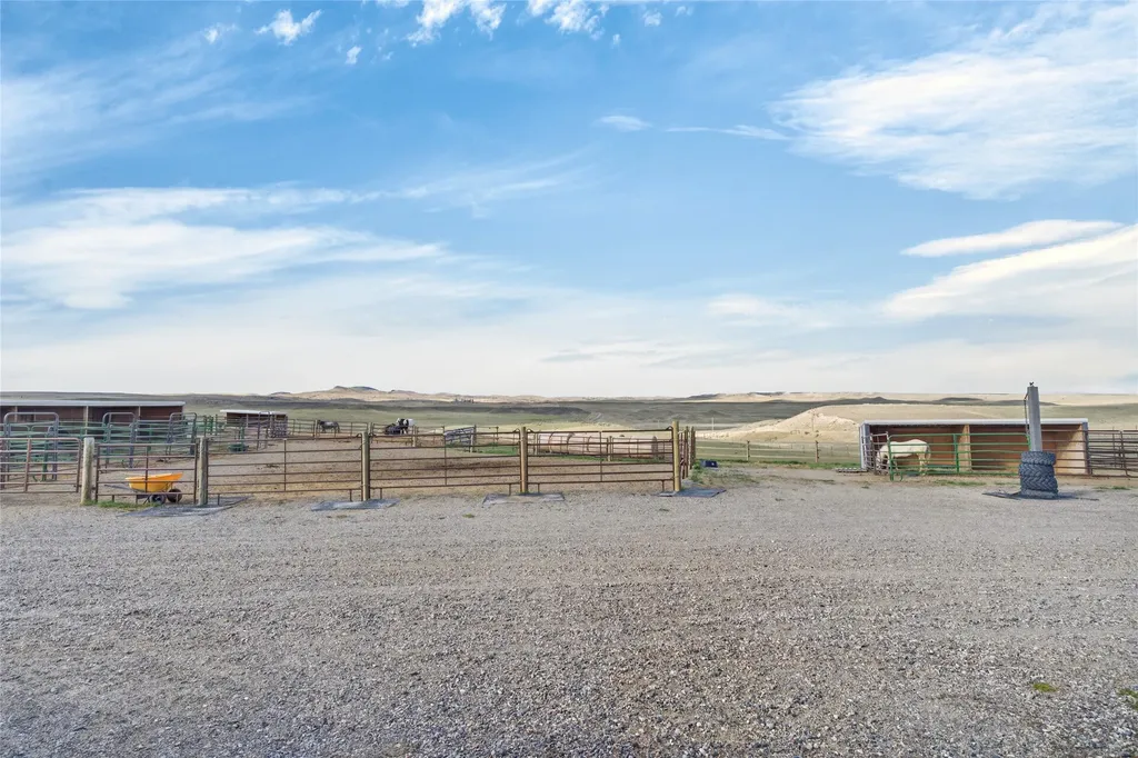 10 Lester Lane Cardwell MT 59721