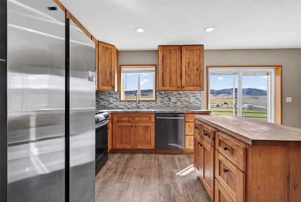 10 Lester Lane Cardwell MT 59721