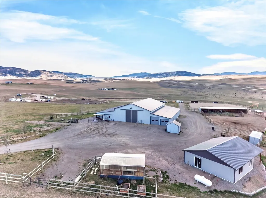 10 Lester Lane Cardwell MT 59721
