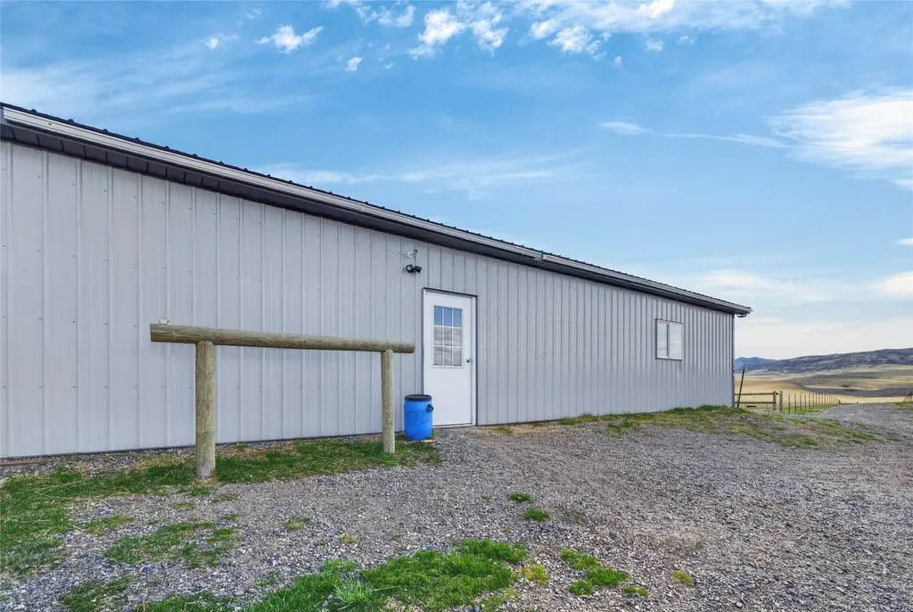10 Lester Lane Cardwell MT 59721