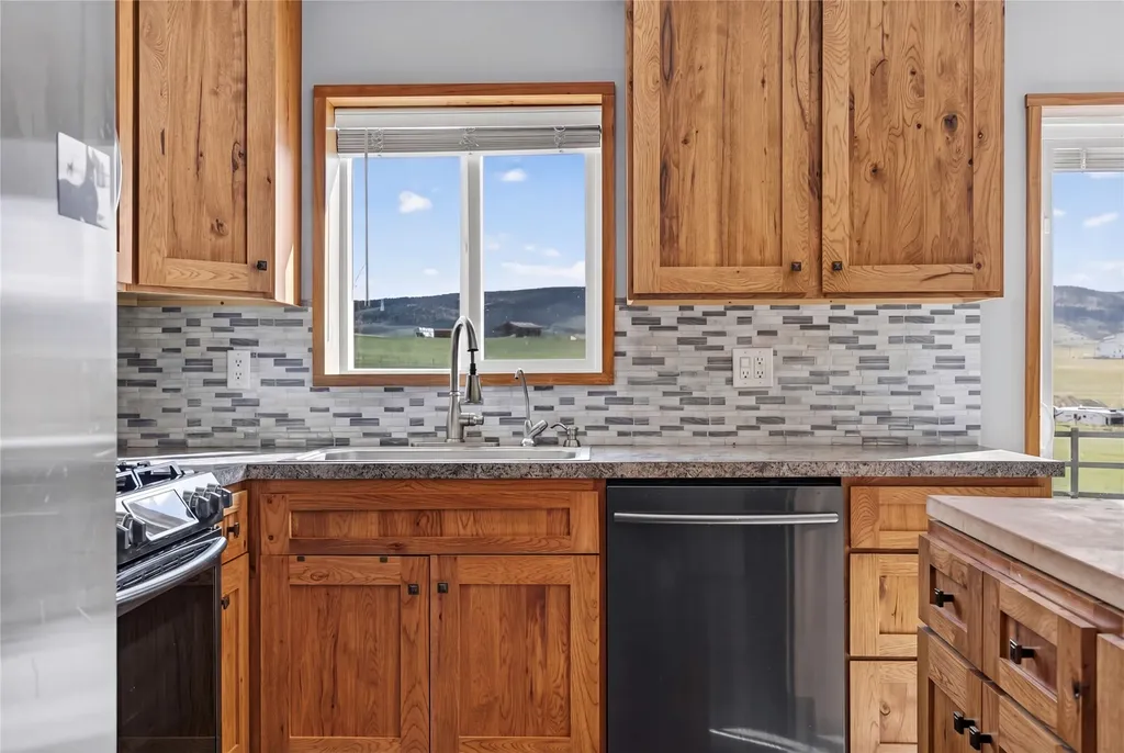 10 Lester Lane Cardwell MT 59721