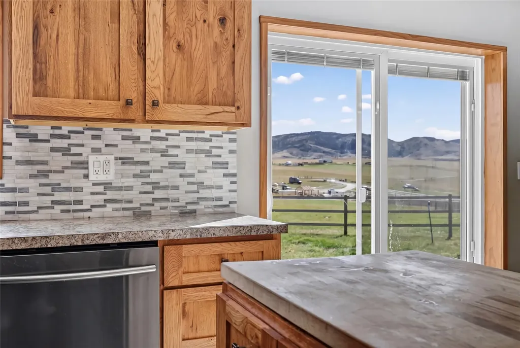 10 Lester Lane Cardwell MT 59721
