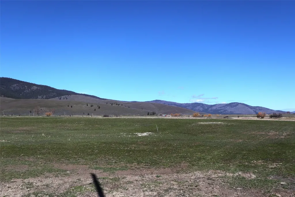 168 Patton Road Lonepine MT 59848