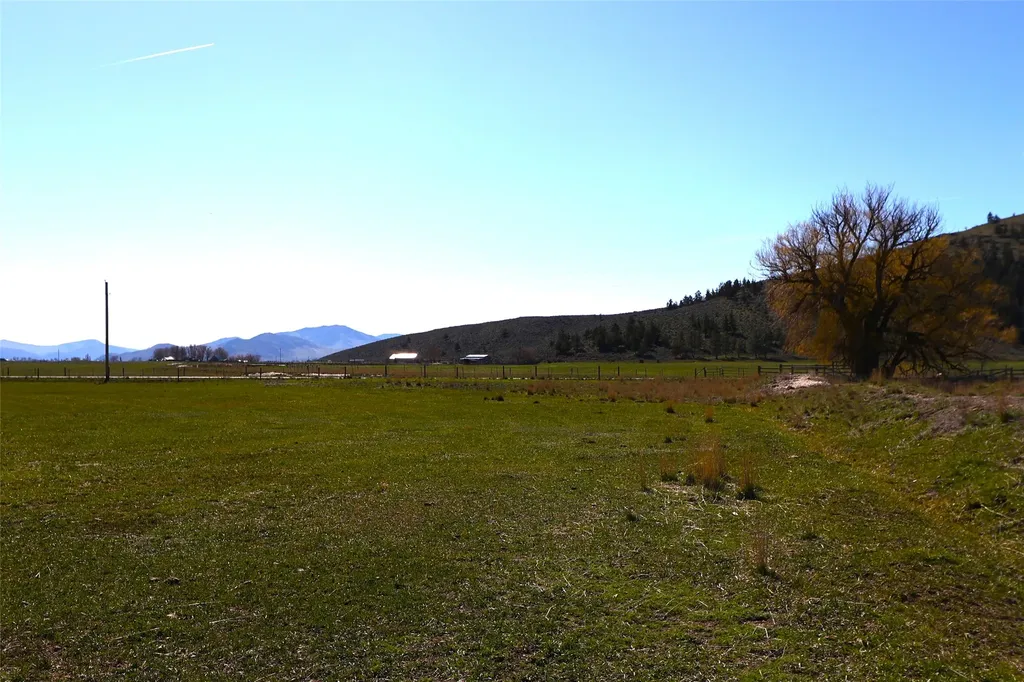 182 Patton Road Lonepine MT 59848