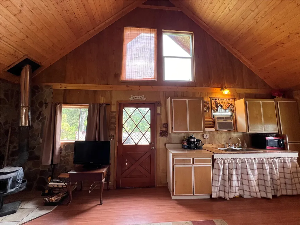 347 & 673 & Nhn Soaring Eagle Trail Fortine MT 59918