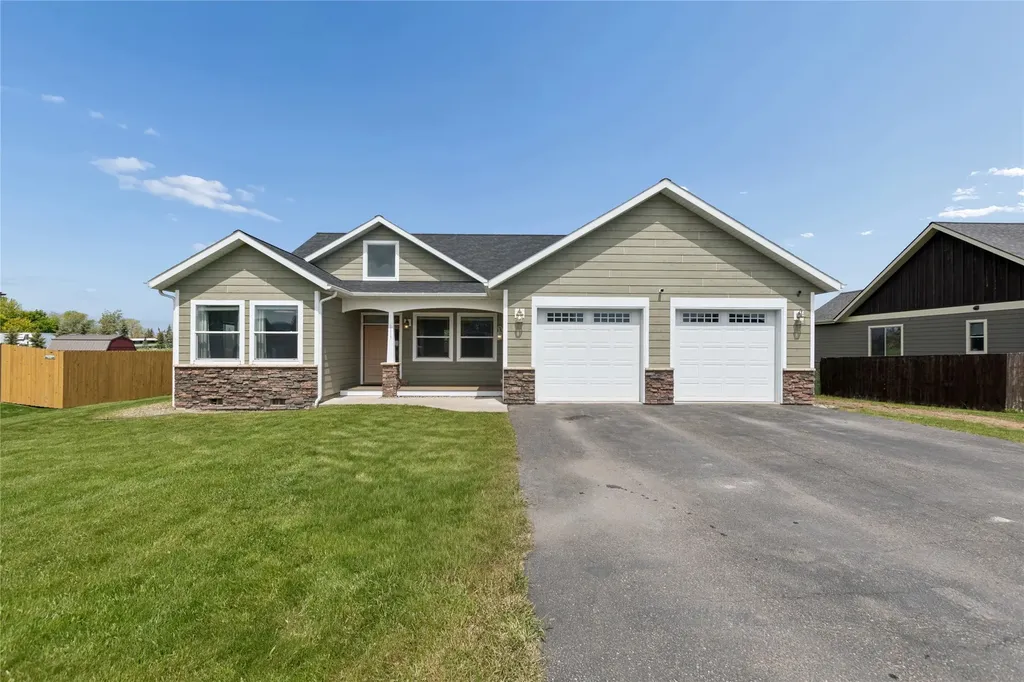 1113 Mackinaw Loop Somers MT 59932