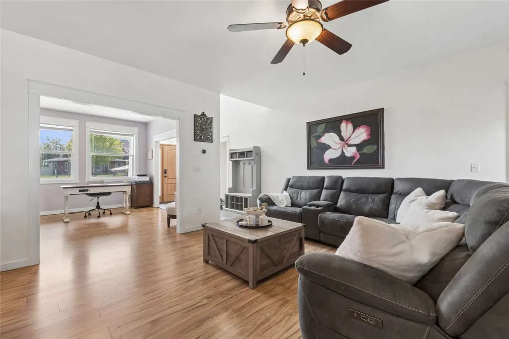 1113 Mackinaw Loop Somers MT 59932