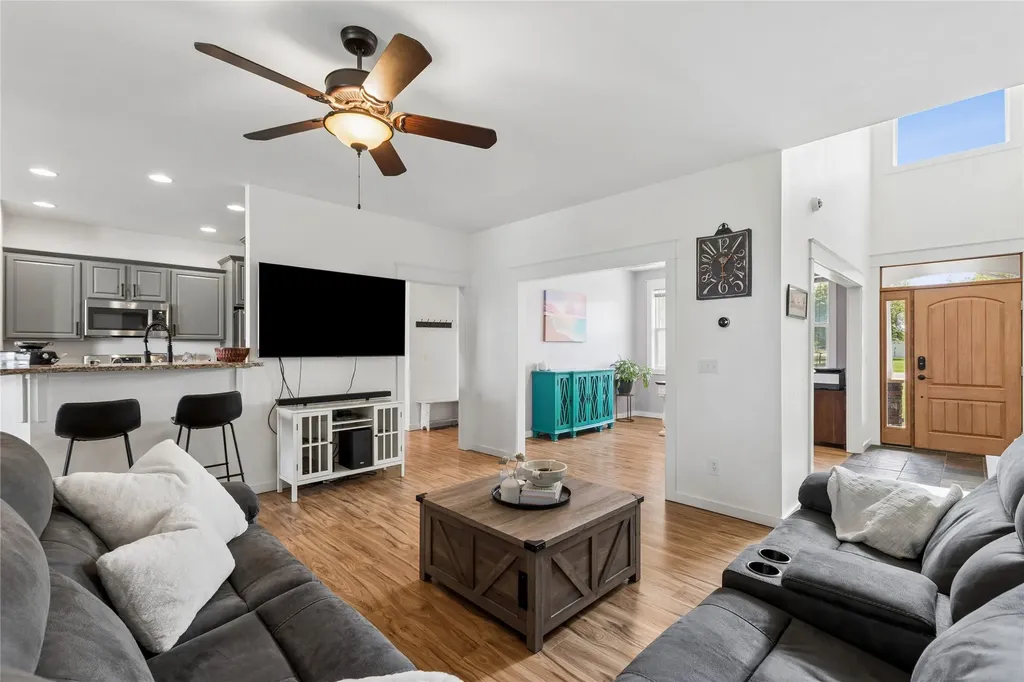 1113 Mackinaw Loop Somers MT 59932